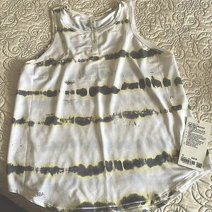 Lululemon brand new top